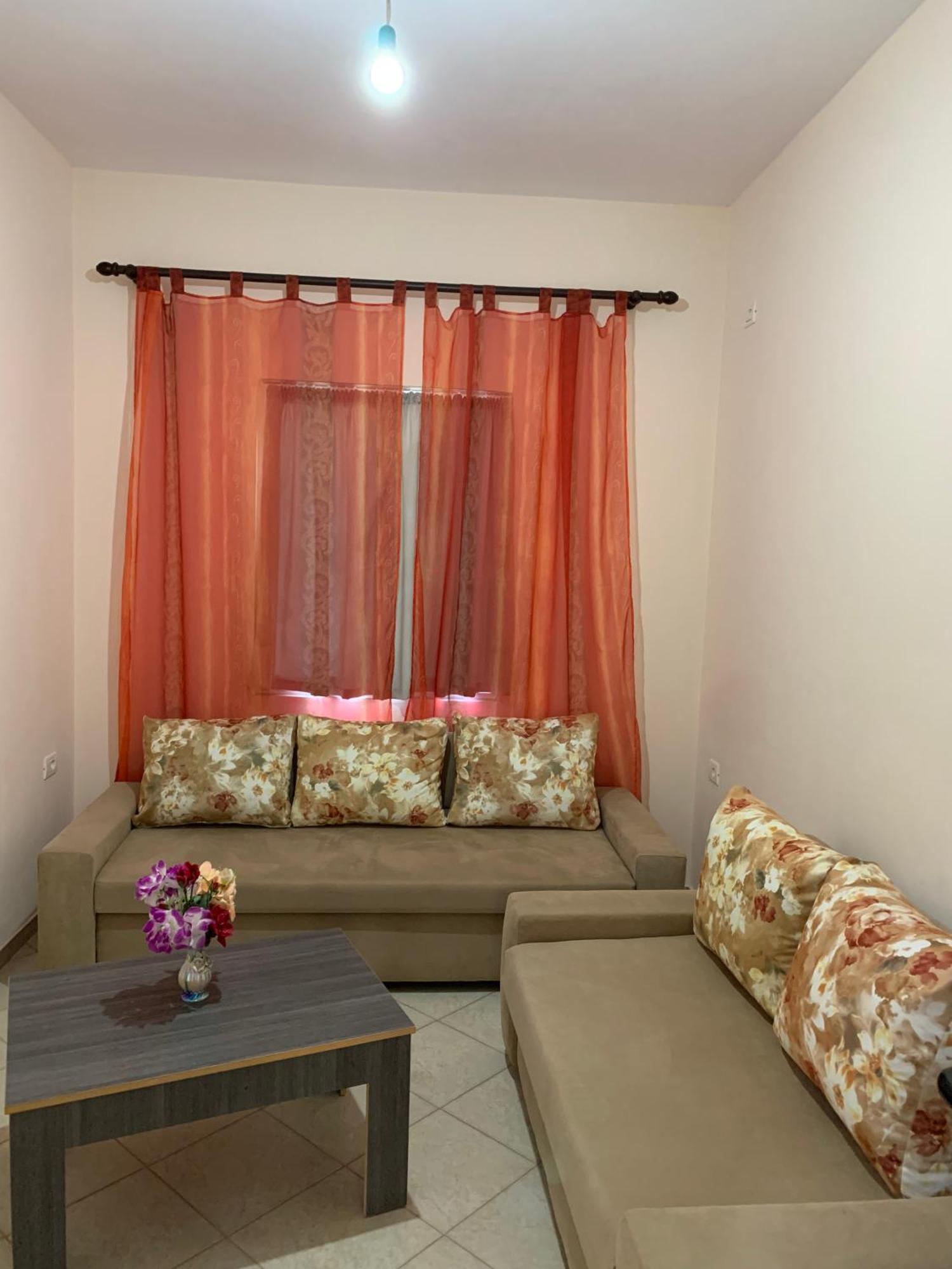 Ylli Cunaj Apartments Sarandë Exterior foto